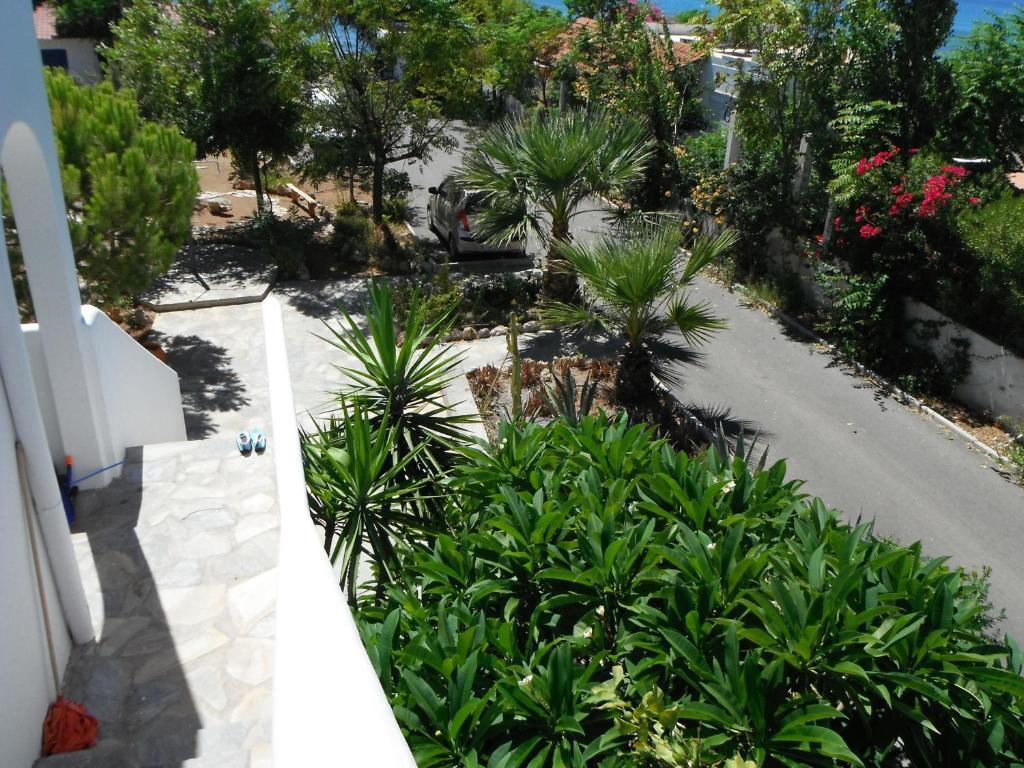 Mandorla Apartments ลาร์ดอส ภายนอก รูปภาพ